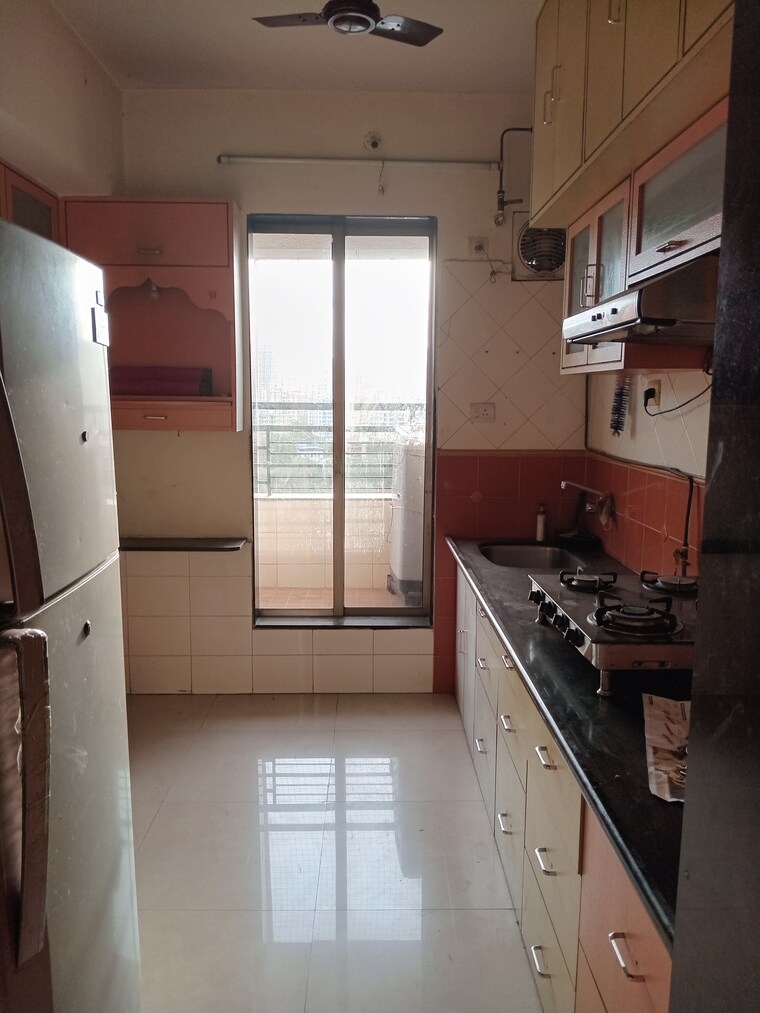 Kitchen, varun-garden 3 Bedroom 1400 Sq.Ft. Apartment In Ghodbunder Road Thane 9689965