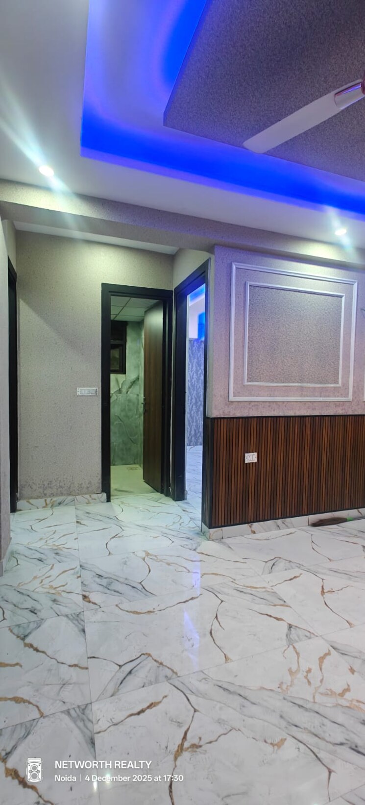Room, sector 73 2 Bedroom 1000 Sq.Ft. Builder Floor In Sector 73 Noida 9689969