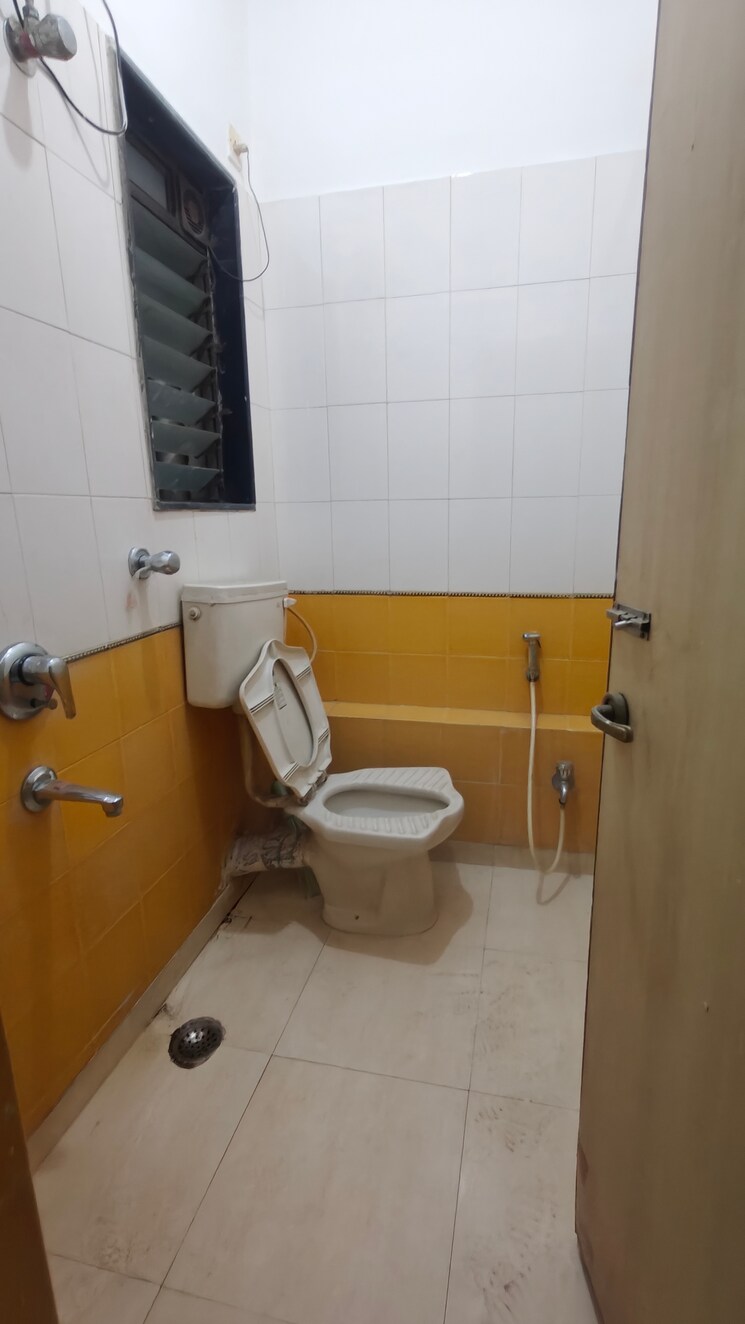 Bathroom, ashar-residency 3 Bedroom 1050 Sq.Ft. Apartment In Pokhran Road No Two Thane 9689980