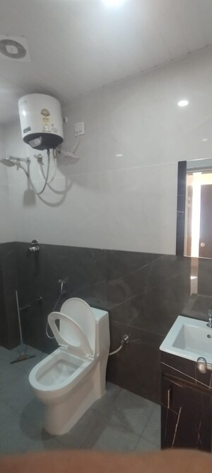 Bathroom in 1 BHK Builder Floor at Happy Homes BTM Layout, Btm Layout – for Rent