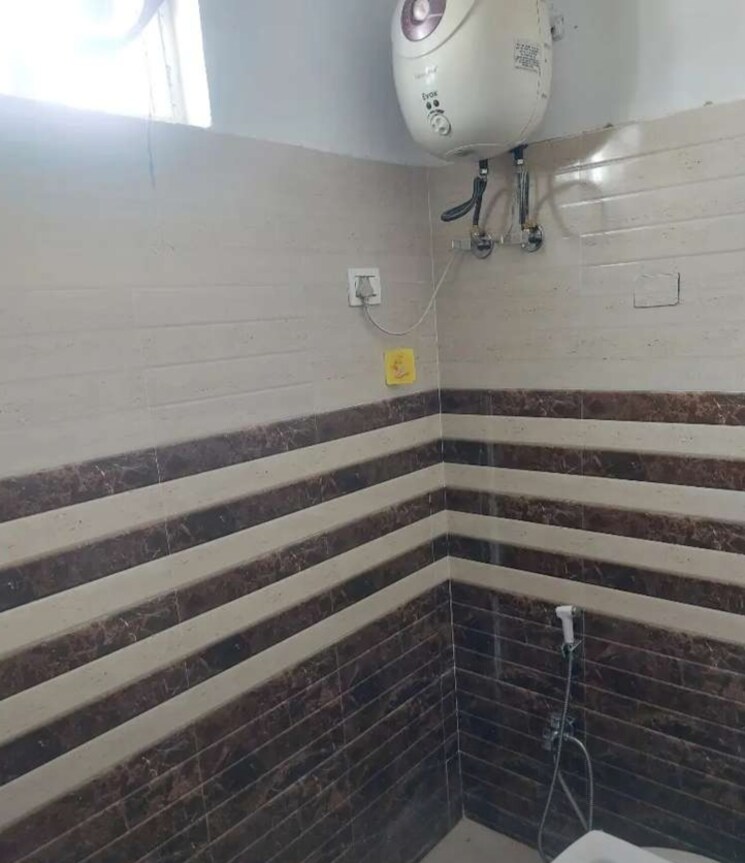 Attached Bathroom, aishbagh 2 Bedroom 1150 Sq.Ft. Apartment In Aishbagh Lucknow 9690029