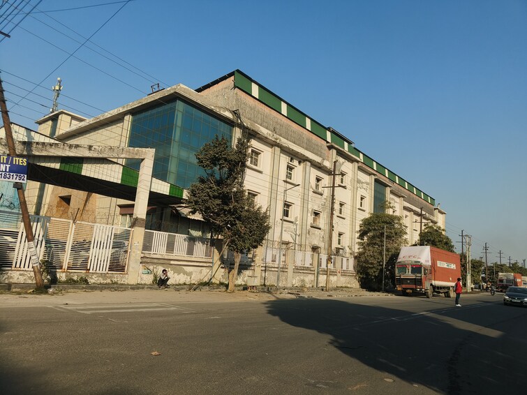 Exterior View, sector 67 Commercial Office Space 140000 Sq.Ft. In Sector 67 Noida 9690061