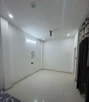 2 BHK Apartment For Rent in Husainganj