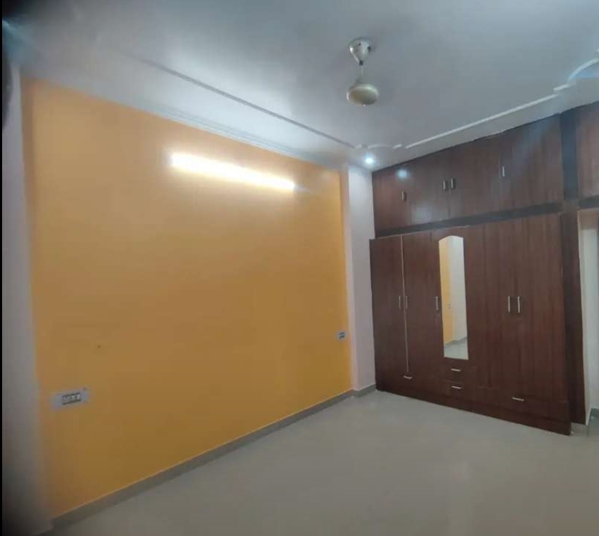 2 BHK + Pooja Room Apartment For Rent in Hazratganj