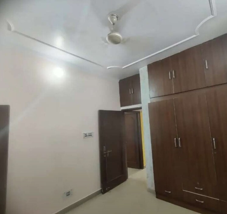 Room, hazratganj 2 Bedroom 1450 Sq.Ft. Apartment In Hazratganj Lucknow 9690099
