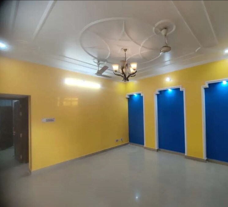 Room, hazratganj 2 Bedroom 1450 Sq.Ft. Apartment In Hazratganj Lucknow 9690099