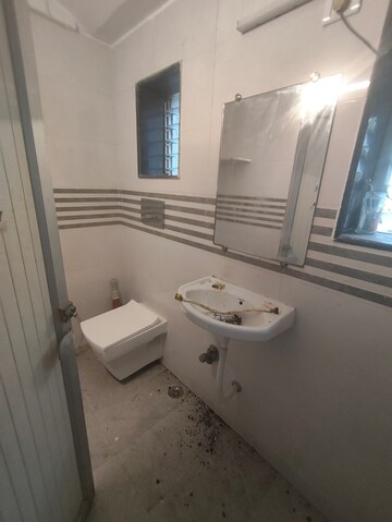 Swimming Pool in 2 BHK Apartment at Poonam Apartments Worli, Worli – for Rent