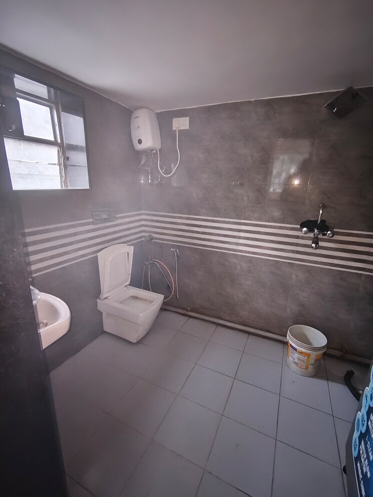 Bathroom, poonam-apartments-worli 2 Bedroom 950 Sq.Ft. Apartment In Worli Mumbai 9690102