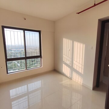 Room in 1 BHK Apartment at Dosti Greater Thane, Kalher – for Rent