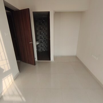 Room in 1 BHK Apartment at Dosti Greater Thane, Kalher – for Rent