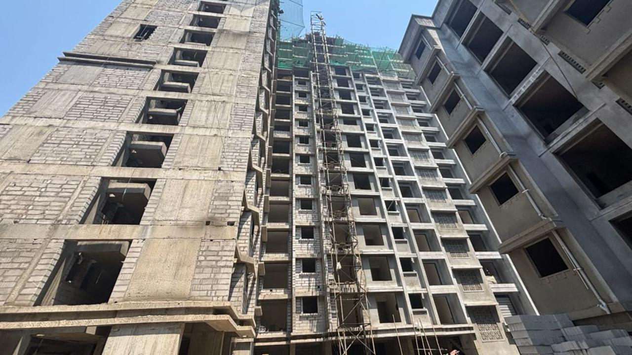 2 BHK + Extra Room Apartment For Sale in Bhagwati Celeste