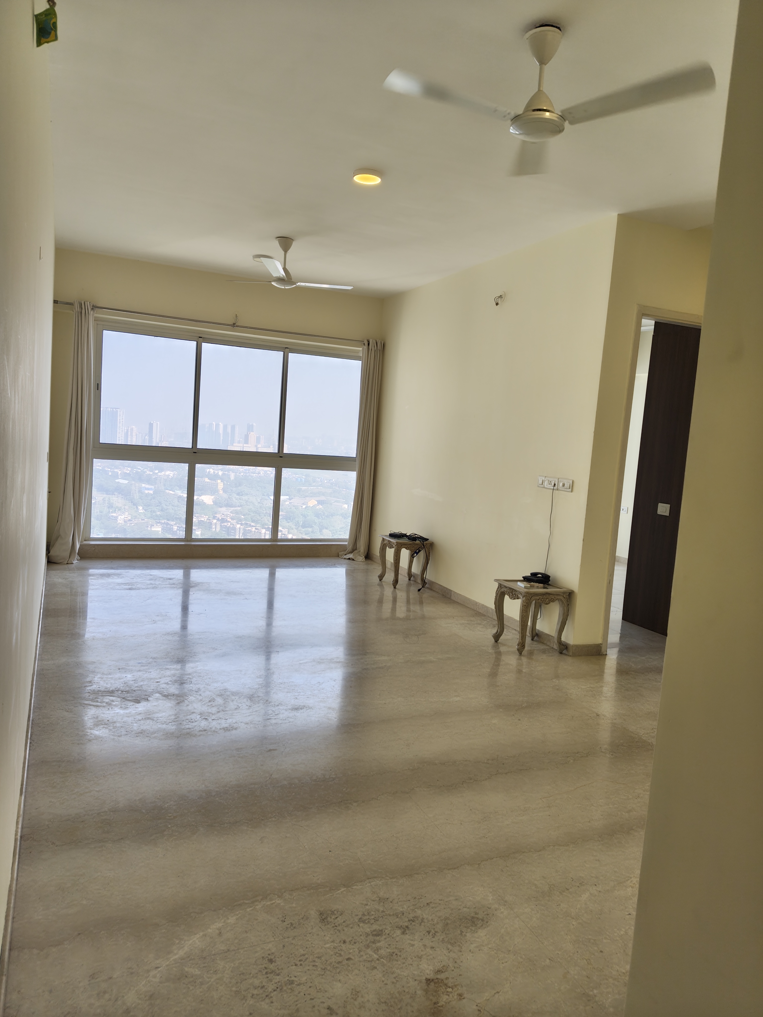 2 BHK Apartment For Rent in L&T Crescent Bay T2