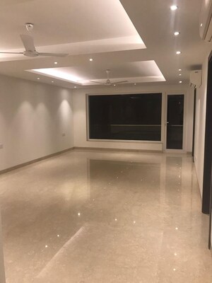 Room in 4 BHK Builder Floor at Saket – for Rent