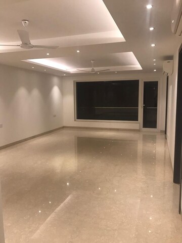 Room in 4 BHK Builder Floor at Saket – for Rent