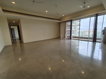 Room in 3 BHK Apartment at Lokhandwala Minerva Mahalaxmi, Mahalaxmi – for Rent