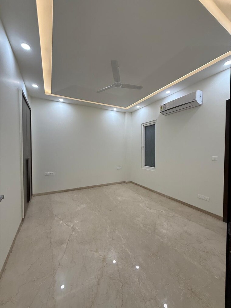 Room, greater kailash 4 Bedroom 2700 Sq.Ft. Builder Floor In Greater Kailash Delhi 9690130