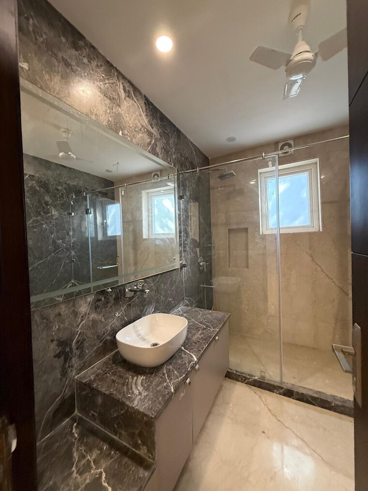Bathroom, greater kailash 4 Bedroom 2700 Sq.Ft. Builder Floor In Greater Kailash Delhi 9690130