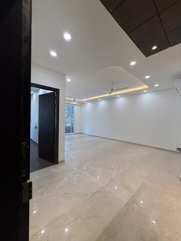 Room in 4 BHK Builder Floor at Greater Kailash – for Sale