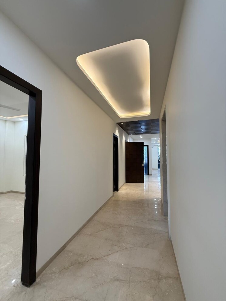 Room, greater kailash 4 Bedroom 2700 Sq.Ft. Builder Floor In Greater Kailash Delhi 9690130