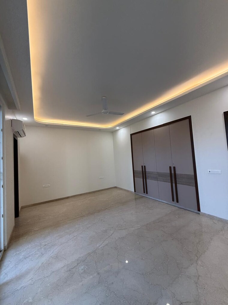 Room, greater kailash 4 Bedroom 2700 Sq.Ft. Builder Floor In Greater Kailash Delhi 9690130