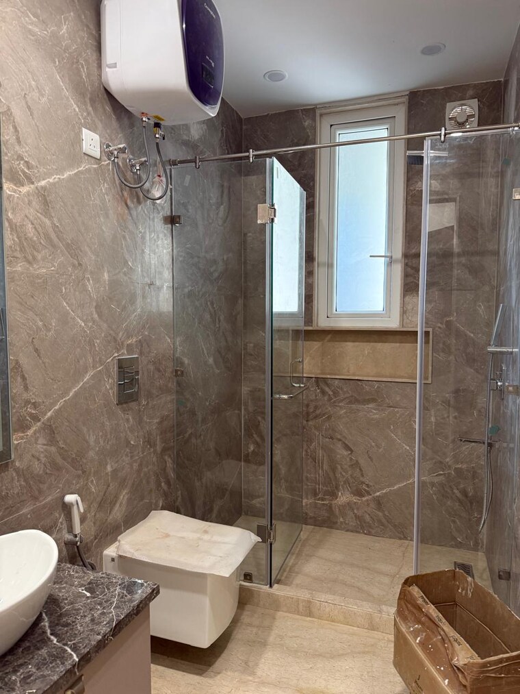 Bathroom, greater kailash 4 Bedroom 2700 Sq.Ft. Builder Floor In Greater Kailash Delhi 9690130