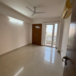 Room in 3 BHK Apartment at Shalimar Oneworld Vista, Malesemau – for Sale