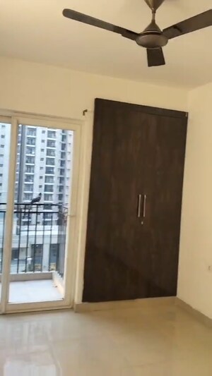 Room in 3 BHK Apartment at ATS Happy Trails, Sector 10 Greater Noida – for Rent