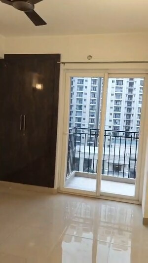 Room in 3 BHK Apartment at ATS Happy Trails, Sector 10 Greater Noida – for Rent