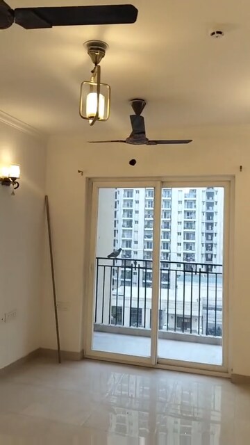 Room in 3 BHK Apartment at ATS Happy Trails, Sector 10 Greater Noida – for Rent