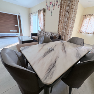 Team Area in 2 BHK Apartment at Experion Capital, Gomti Nagar – for Rent