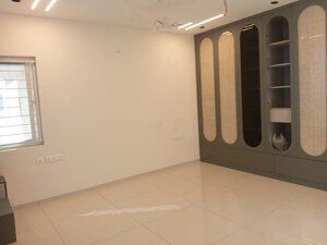 Room in 3 BHK Apartment at Prestige Beverly Hills, Kokapet – for Rent