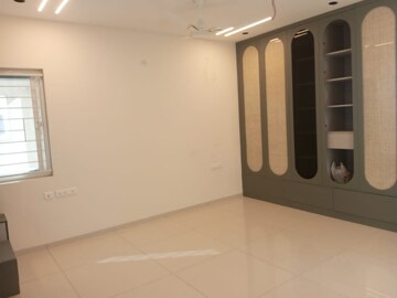 Room in 3 BHK Apartment at Prestige Beverly Hills, Kokapet – for Rent