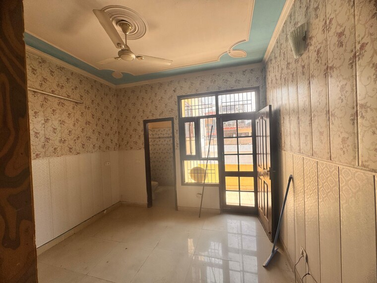 Room, patiala road 3 Bedroom 1350 Sq.Ft. Apartment In Patiala Road Zirakpur 9690181