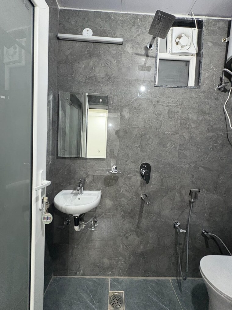 Bathroom, sector 46 Studio 500 Sq.Ft. Builder Floor In Sector 46 Gurgaon 9690174