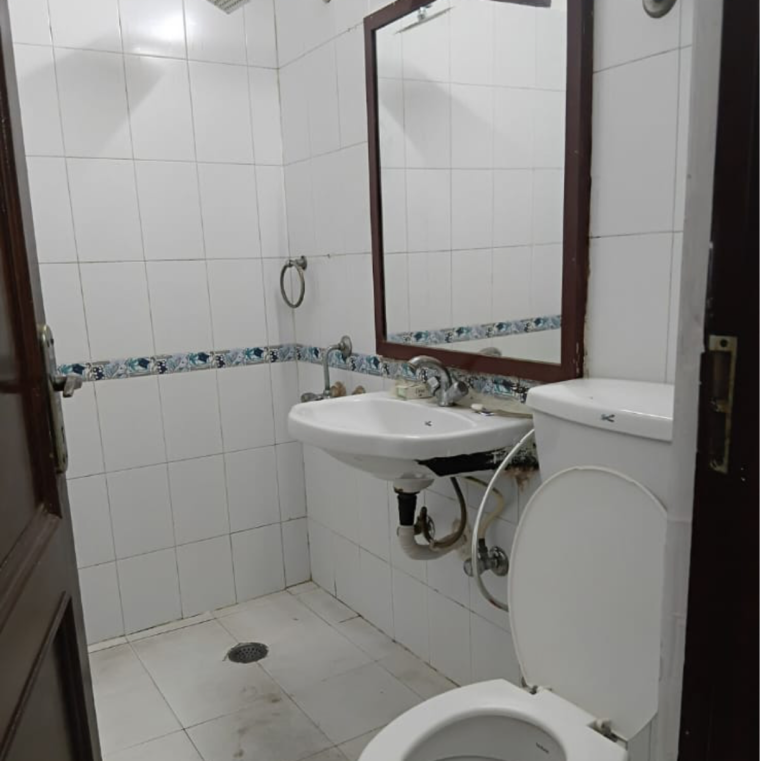 Bathroom, malviya nagar 2 Bedroom 900 Sq.Ft. Builder Floor In Malviya Nagar Delhi 9690206