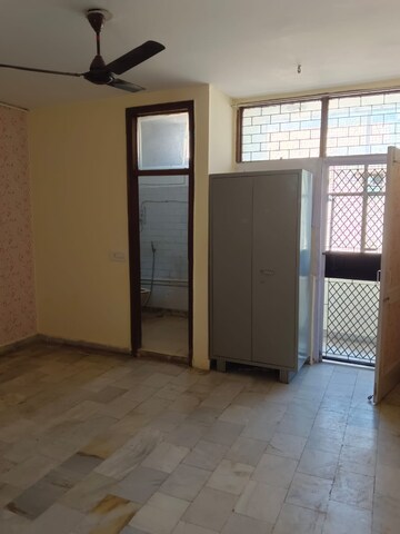 2 BHK Builder Floor For Rent in Lajpat Nagar 4