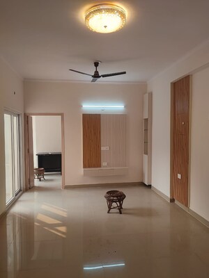 3 BHK Apartment For Sale in Amrapali Crystal Homes, Sector 76