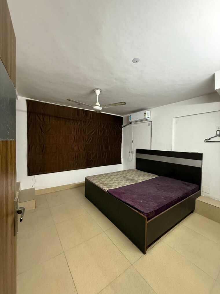 Bedroom, chittaranjan park 2 Bedroom 1050 Sq.Ft. Builder Floor In Chittaranjan Park Delhi 9690257