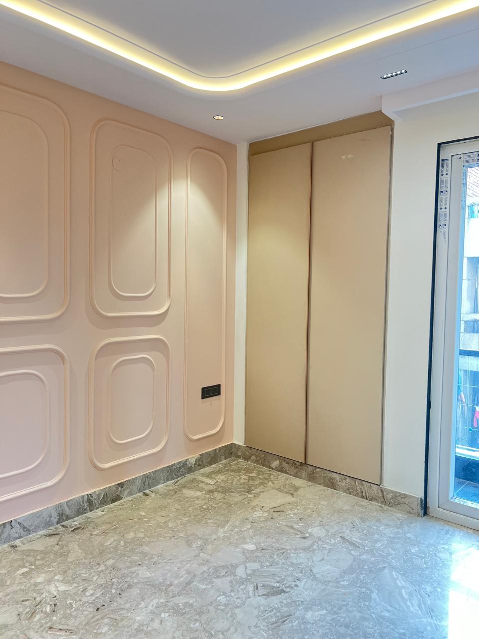 4 BHK Builder Floor For Sale in Pitampura