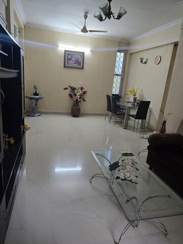 Master Bedroom in 2 BHK Apartment at Sindhi Society Chembur, Chembur – for Rent