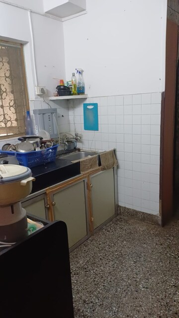 Kitchen in 2 BHK Apartment at Sindhi Society Chembur, Chembur – for Rent