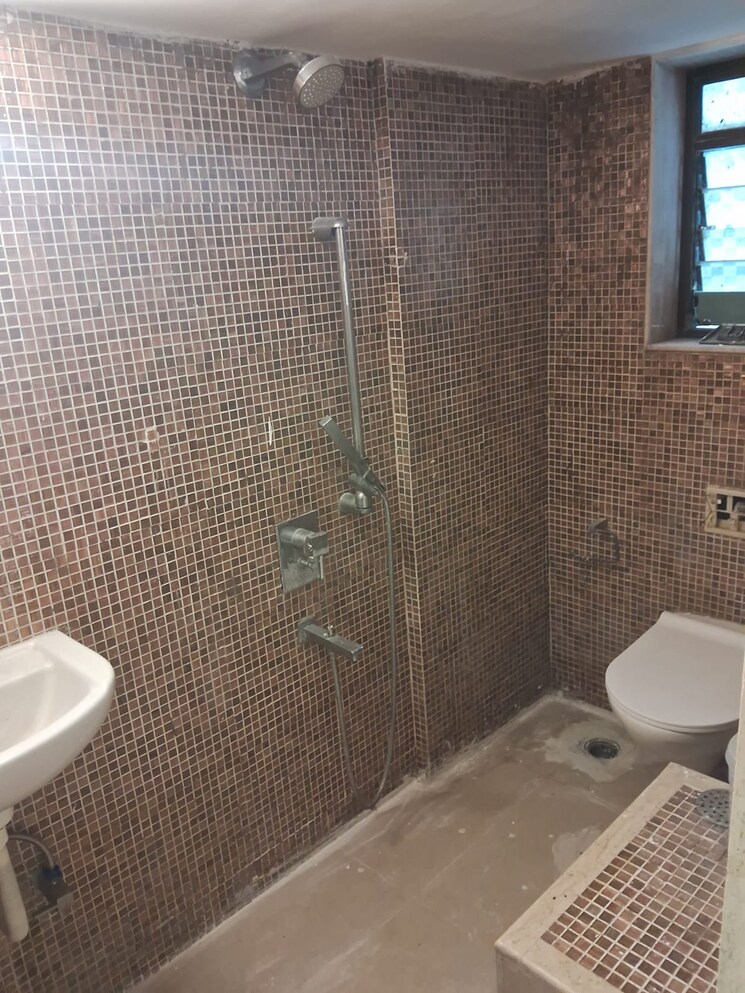 Bathroom, chembur 2 Bedroom 650 Sq.Ft. Apartment In Chembur Mumbai 9690280
