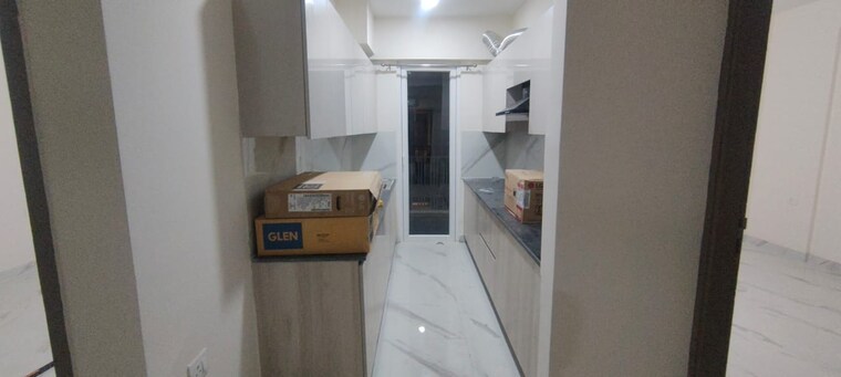 Kitchen, smart-world-gems 3.5 Bedroom 1620 Sq.Ft. Apartment In Sector 89 Gurgaon 9657293