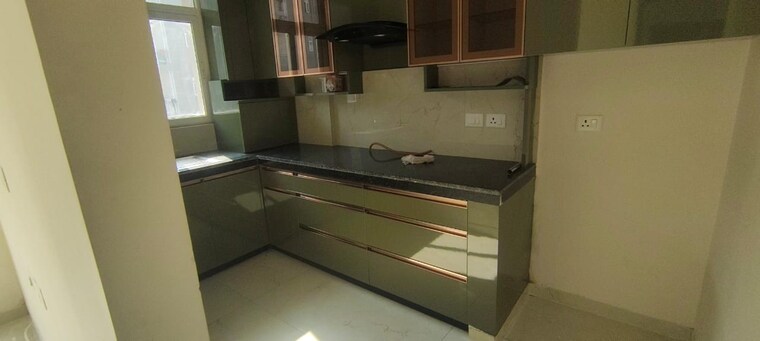Kitchen, smart-world-gems 3.5 Bedroom 1620 Sq.Ft. Apartment In Sector 89 Gurgaon 9657293