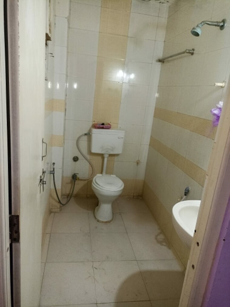 Bathroom, sabarmati 2 Bedroom 1238 Sq.Ft. Apartment In Sabarmati Ahmedabad 9690299