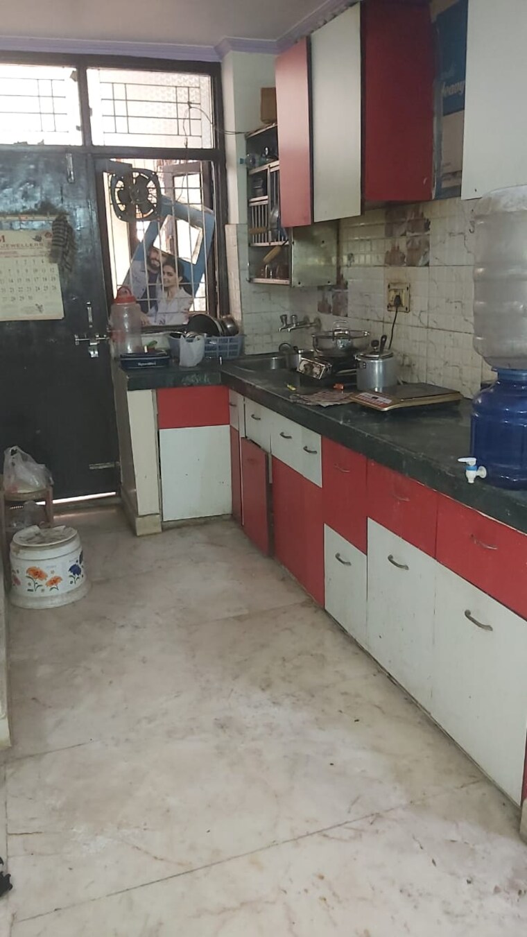 Kitchen, mayur vihar 2.5 Bedroom 850 Sq.Ft. Builder Floor In Mayur Vihar Delhi 9690301