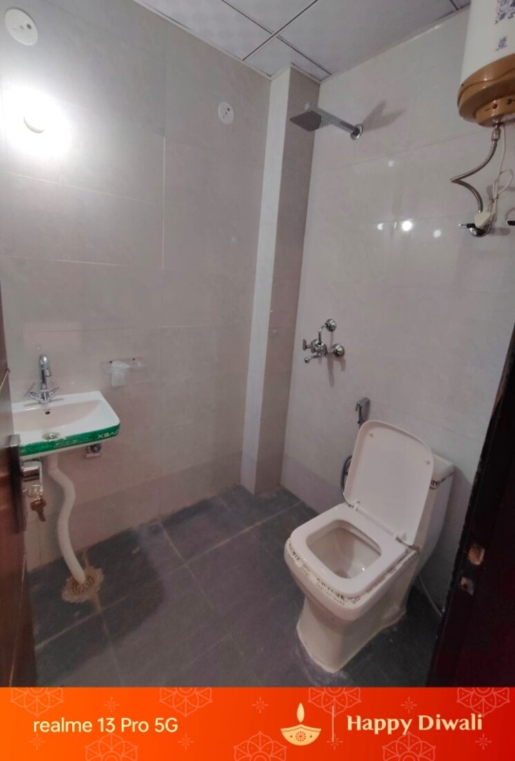 Bathroom, dlf-city-phase-iv 1 RK 450 Sq.Ft. Builder Floor In Dlf Phase iv Gurgaon 9690319