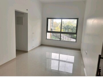 Room in 2 BHK Apartment at Kalpataru Immensa, Kolshet Road – for Rent