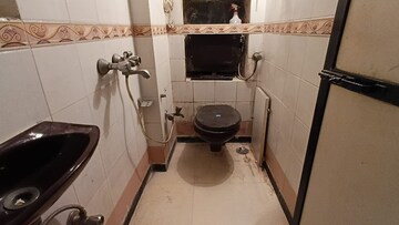 Team Area in 1 BHK Apartment at Borivali West – for Rent