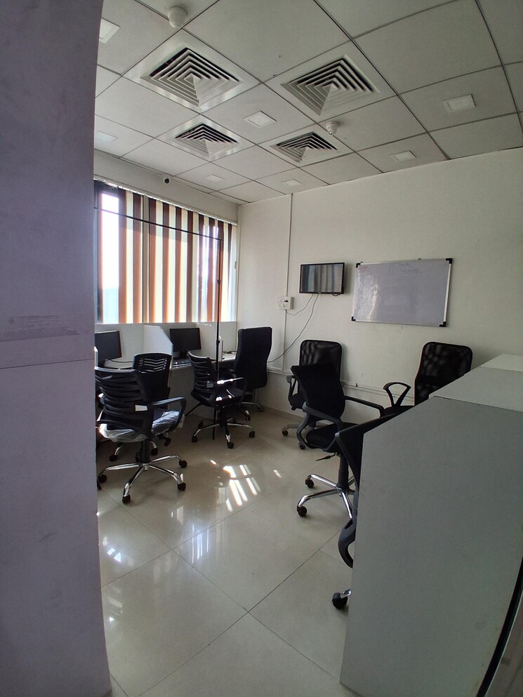 Team Area, naiknavare-town-square Commercial Office Space 720 Sq.Ft. In Viman Nagar Pune 9690326